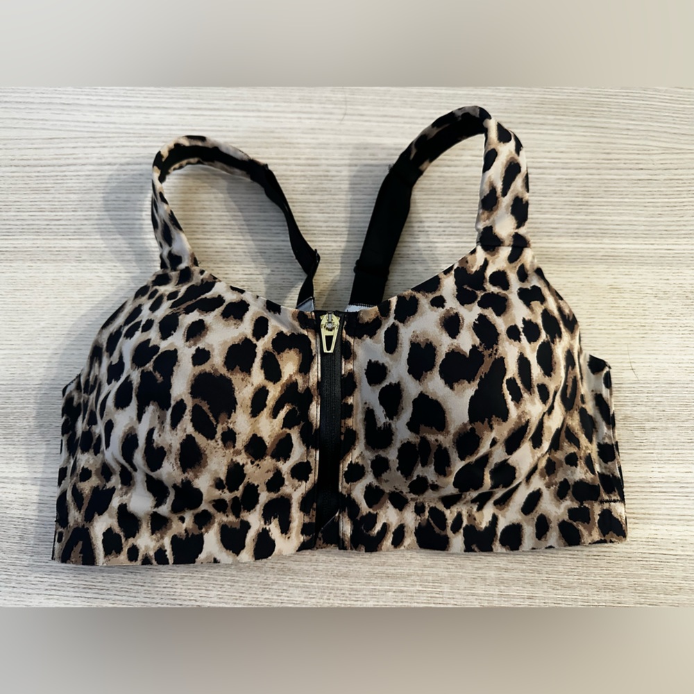 Victoria’s Secret | Knockout Exercise Sports Bra Leopard Print 34D/ D75